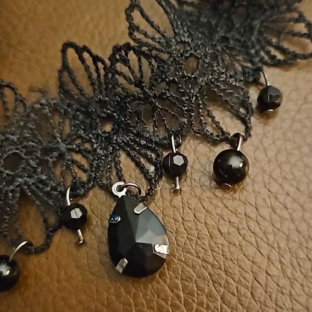 Witchy Goth Flapper Black Lace Pearl Teardrop Pendant Choker Necklace - Picture 3 of 7